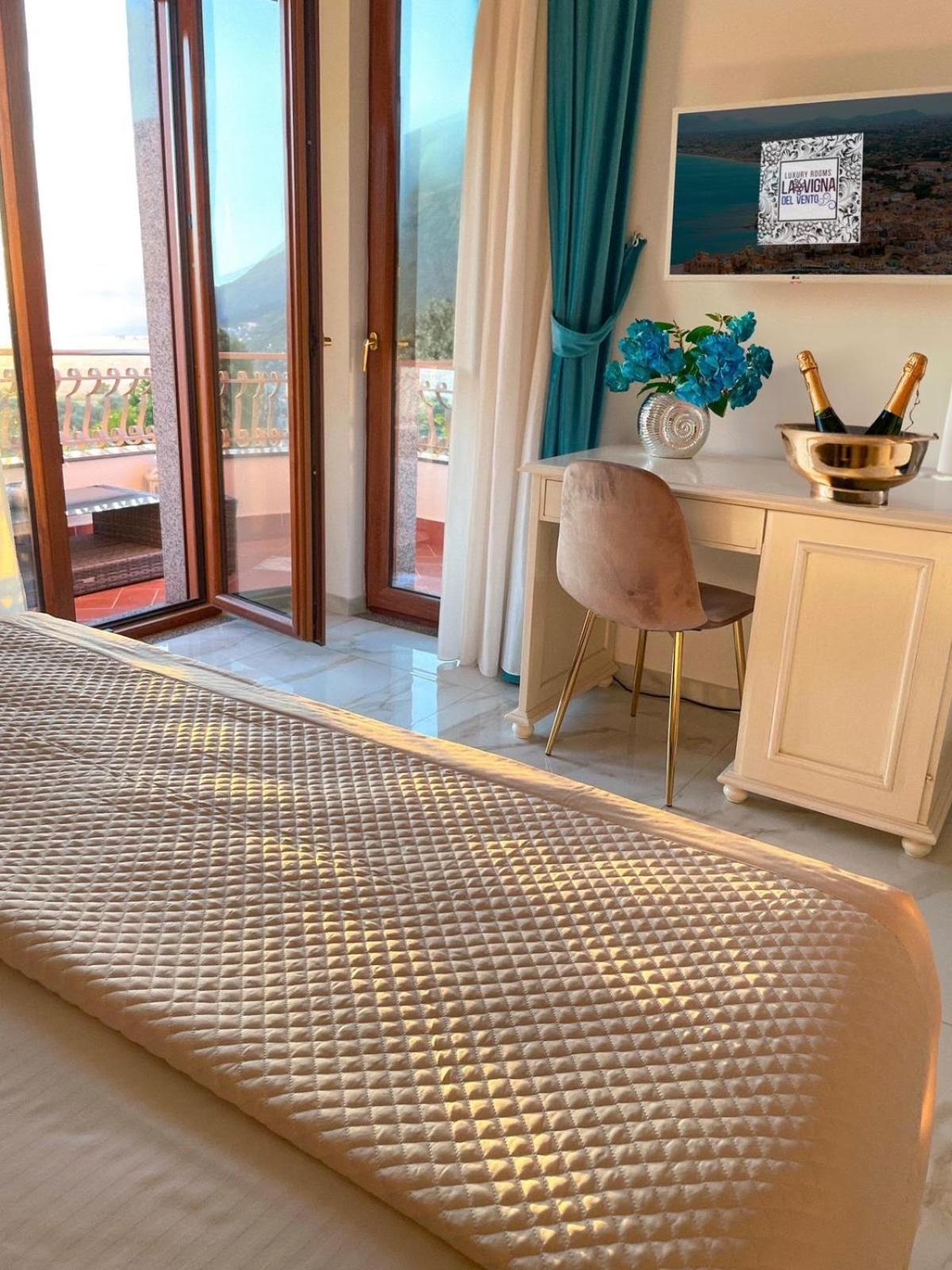 La Vigna Del Vento Bed & Breakfast Casola di Napoli Eksteriør bilde
