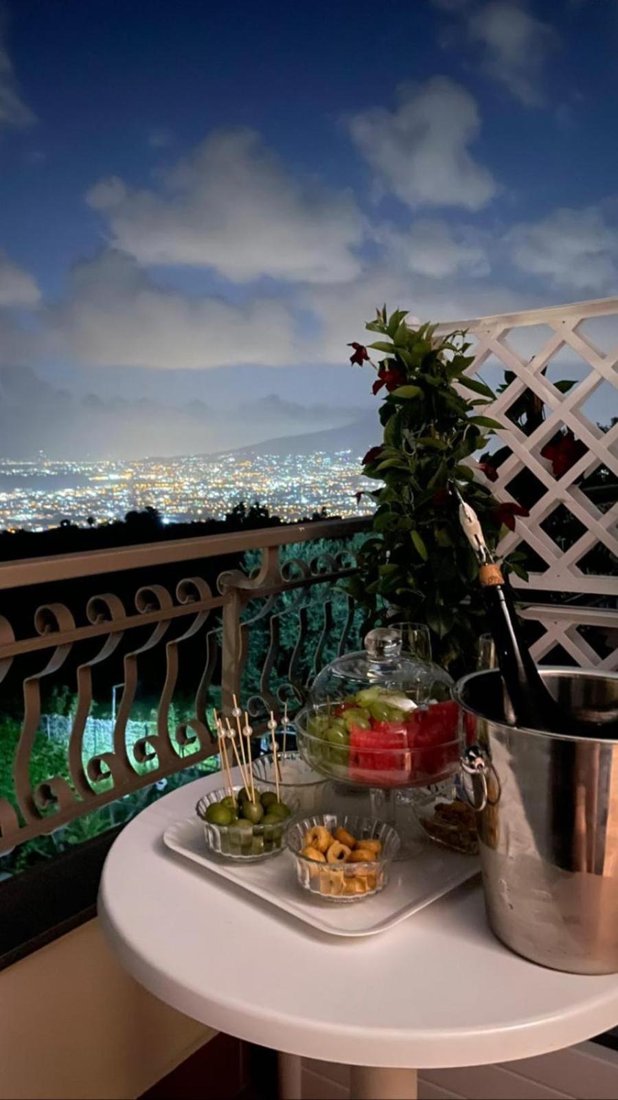 La Vigna Del Vento Bed & Breakfast Casola di Napoli Eksteriør bilde