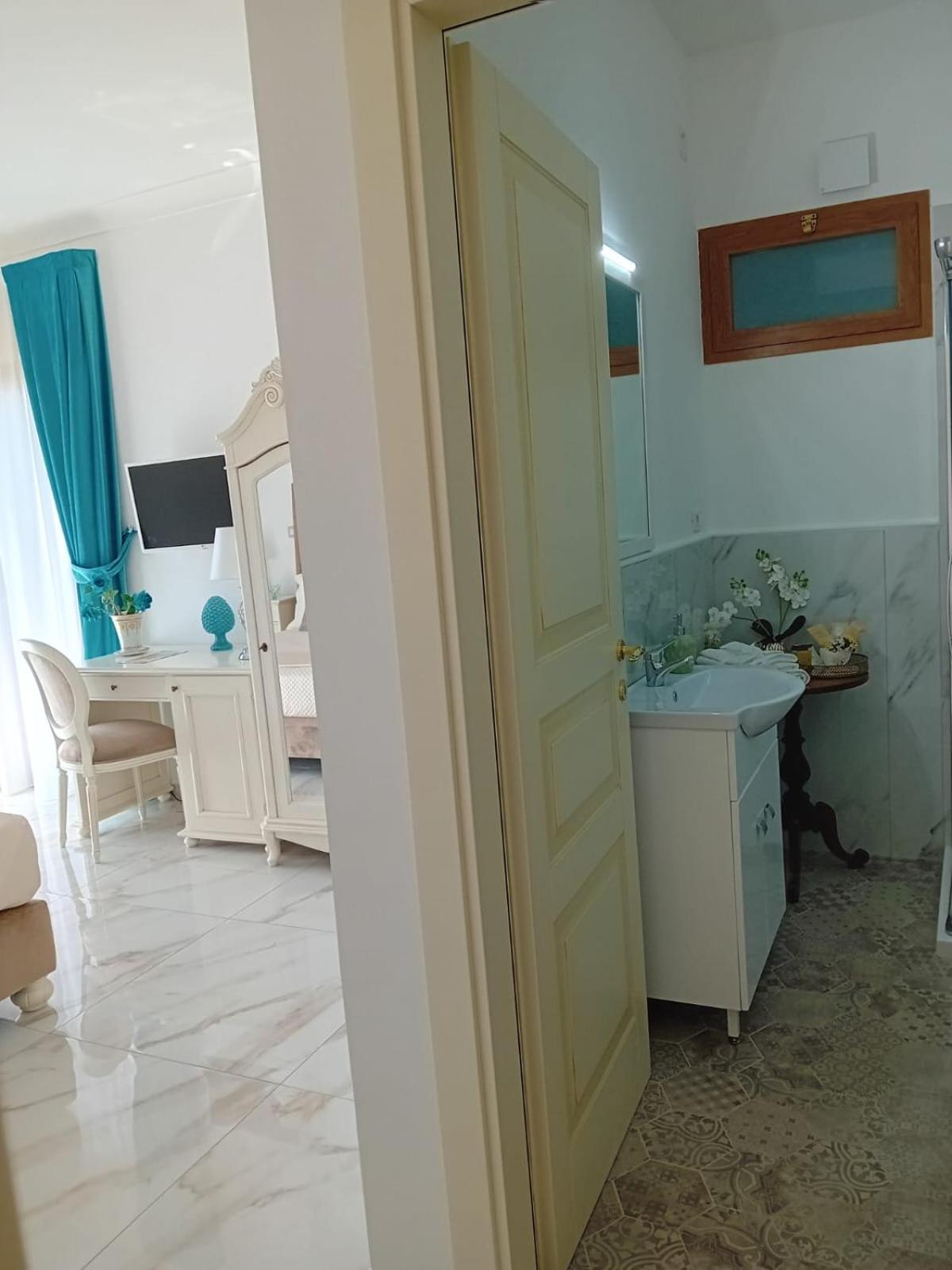 La Vigna Del Vento Bed & Breakfast Casola di Napoli Eksteriør bilde